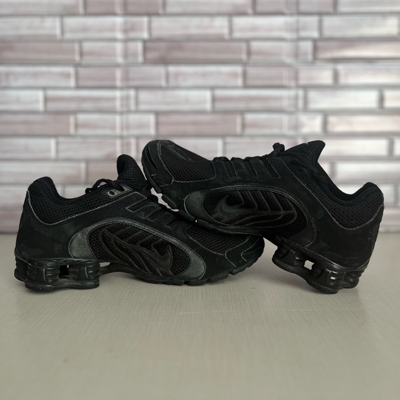 Nike sneakers. Used. Good condition. Please see photos. Size 9.5 - Picture 2 of 7